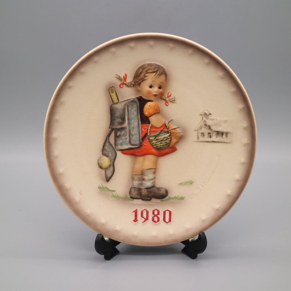 Vintage Hummel School Girl 1980 9th Annual Plate Flute Bird Hum 273